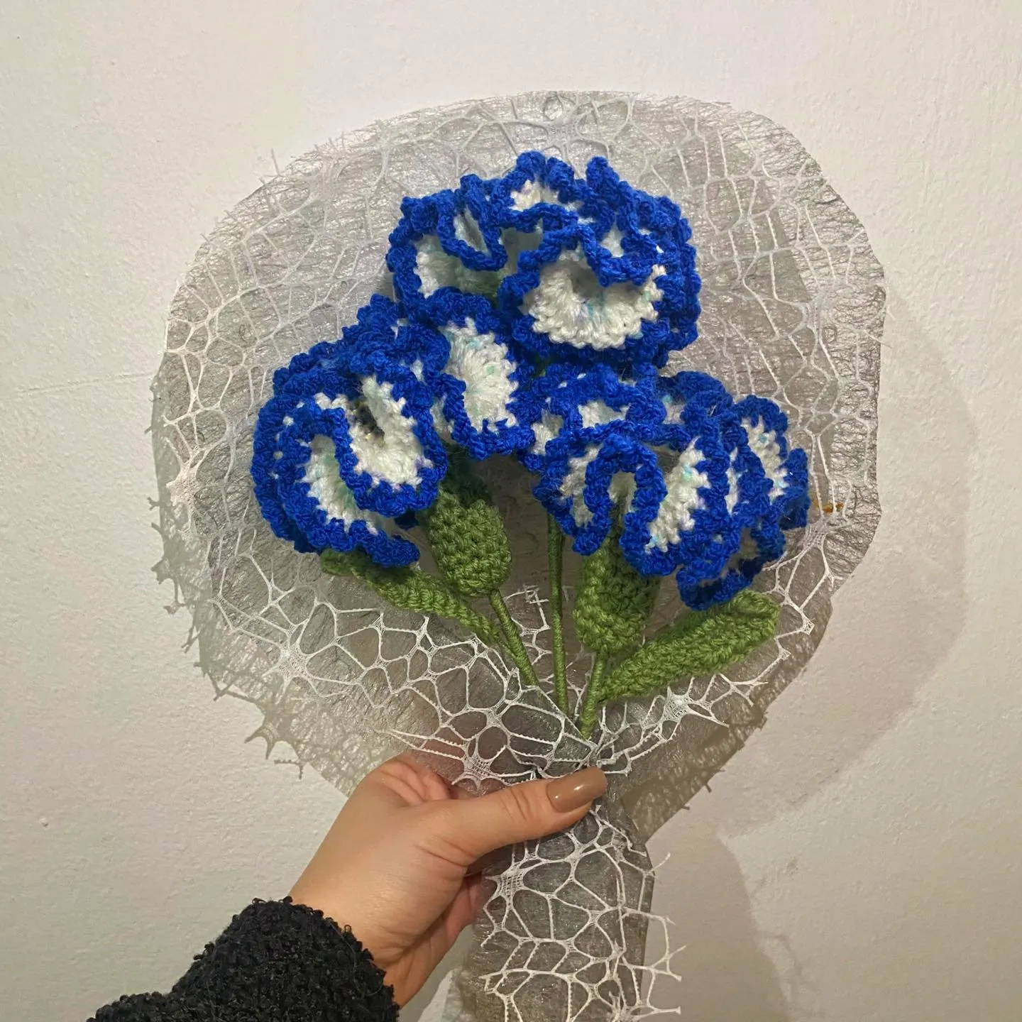 Buchet garoafe în tonuri reci 1