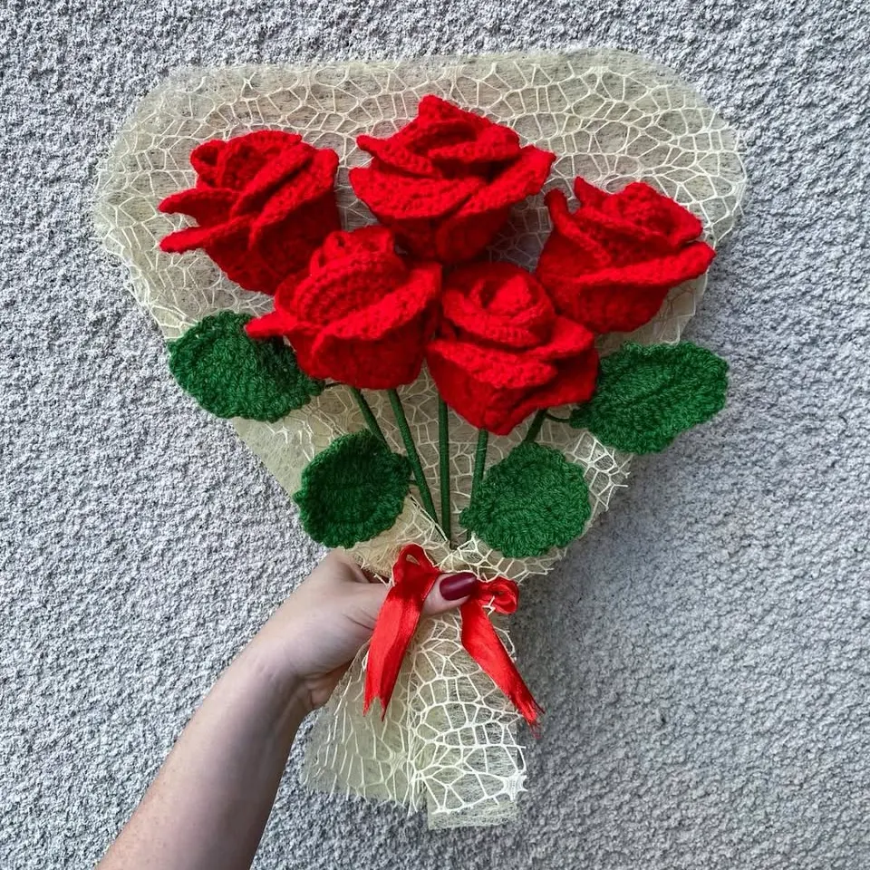 Buchet trandafiri roșii  1